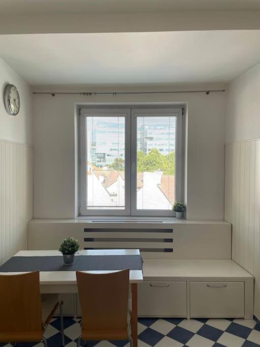 Apartman Obchodna บราติสลาวา ภายนอก รูปภาพ