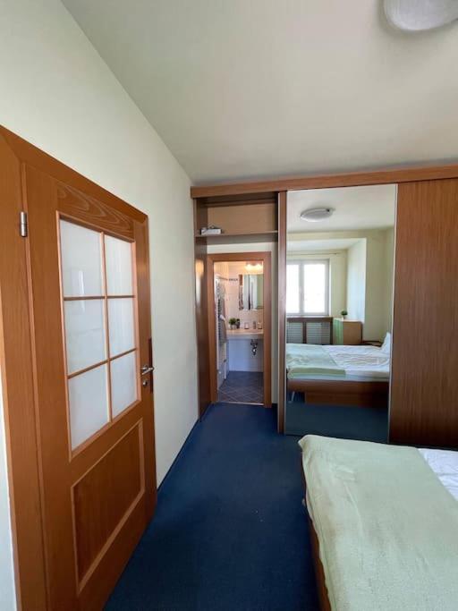 Apartman Obchodna บราติสลาวา ภายนอก รูปภาพ